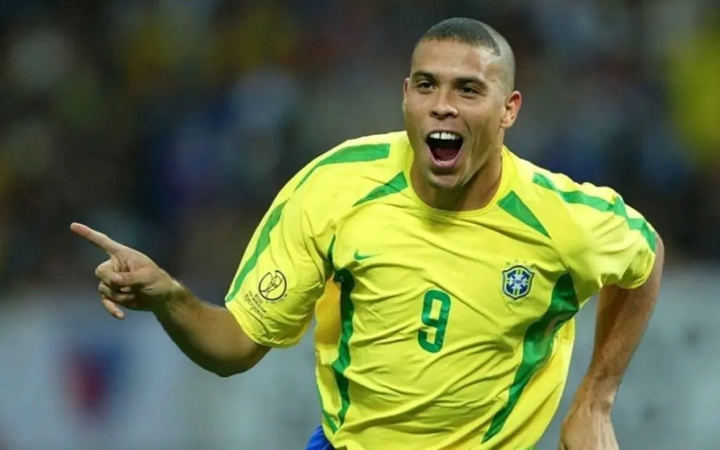 jogador-do-futebol-brasileiro-na-hist&oacute;ria-ronaldo