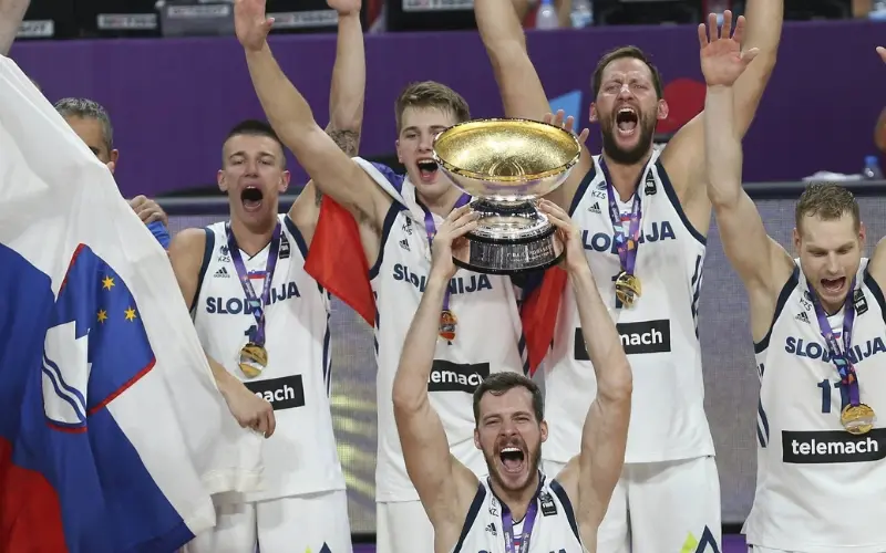 luka-dončić-equipe-eslovênia luka-dončić-equipe-eslovênia